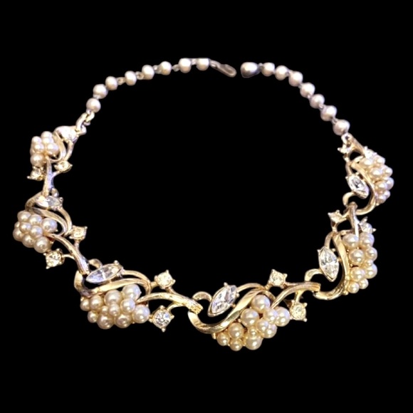 1940-1960s (Circa) STAR Signed Matching Jewelry Set - Necklace & Earrings. - Picture 13 of 14